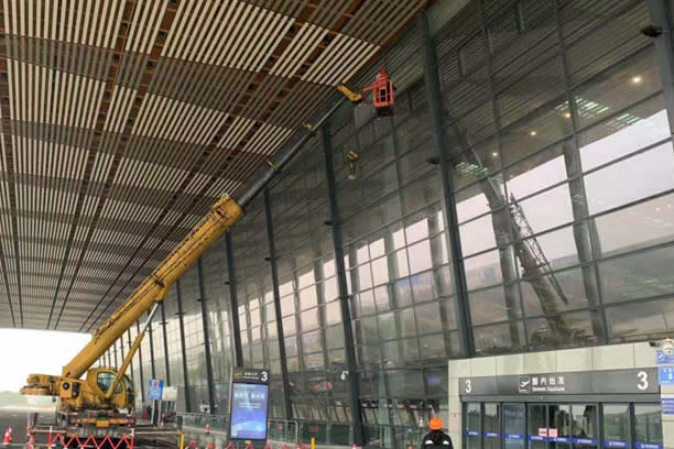 周矶管理区玻璃幕墙维护和保养